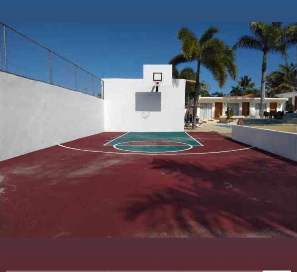 Sport court