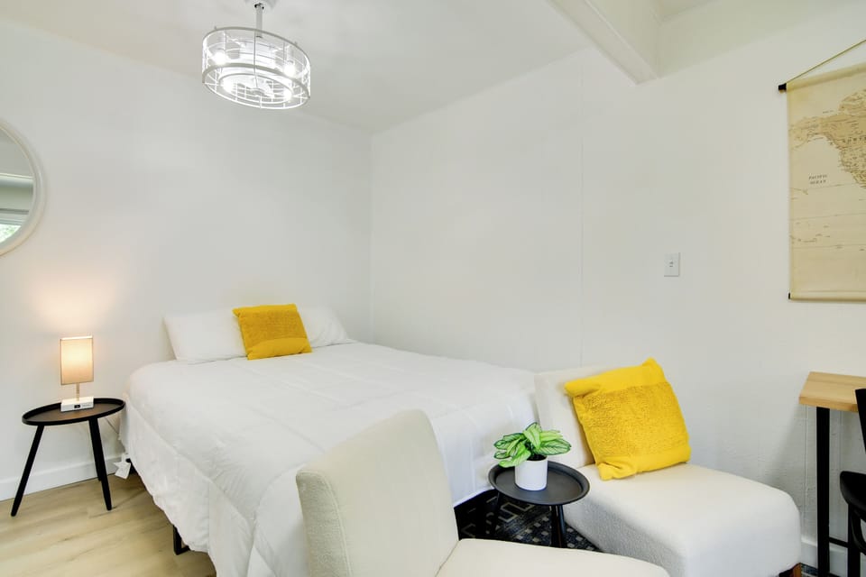 Kimberling City Vacation Rental | Studio | 1BA | 300 Sq Ft | Stairs Required