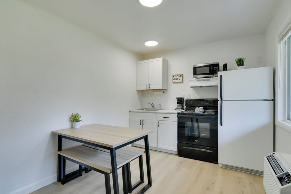 Kitchen | Dishware/Flatware Provided