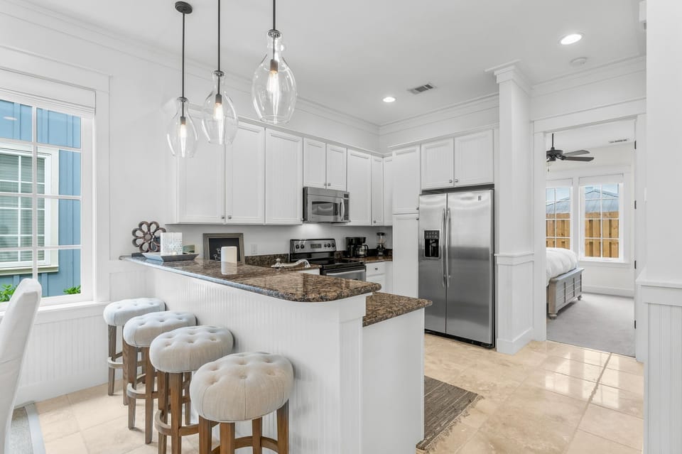 Breakfast Bar & Kitchen