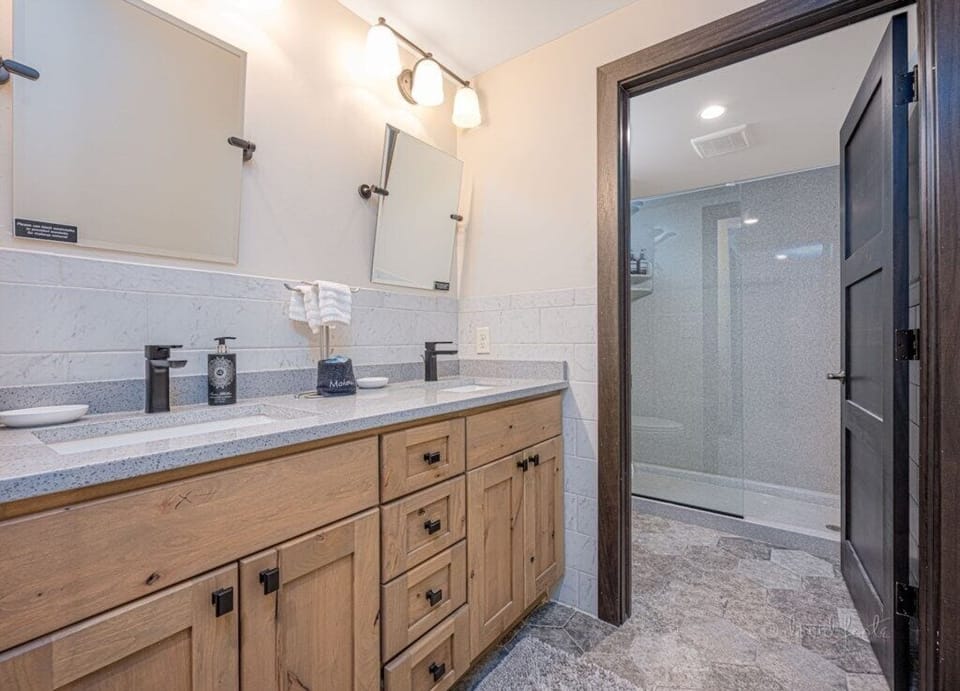 Primary bathroom 2