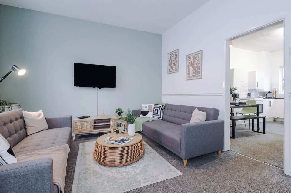 The spacious living space benefits from 2 sofa beds, a 40-inch smart TV and plenty of space to sit down and relax.