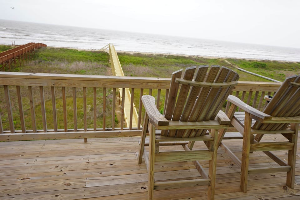 Deck2 Walkway View