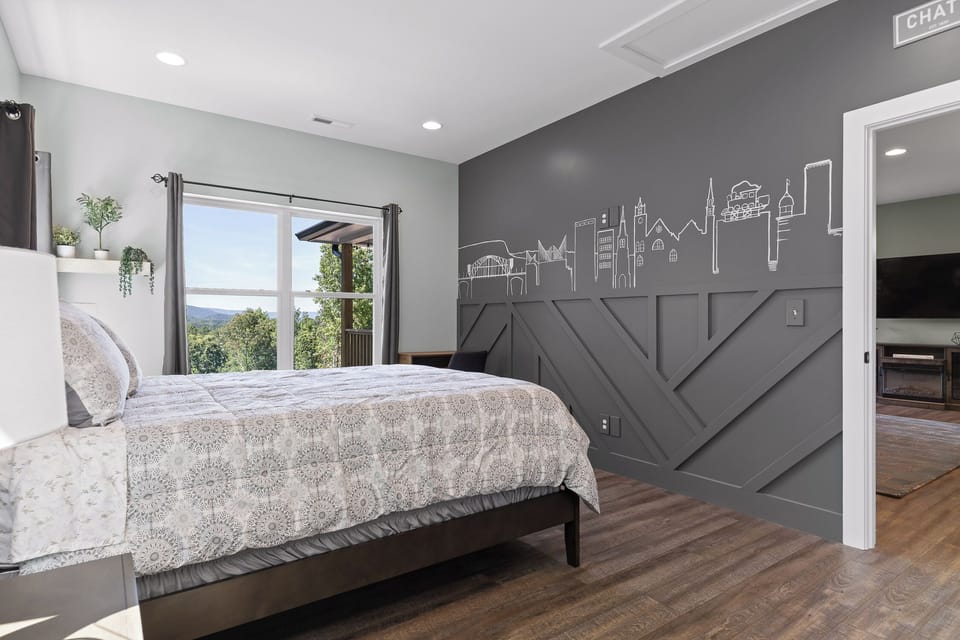 TOP Queen Bed in Master Bedroom w: Desk 2