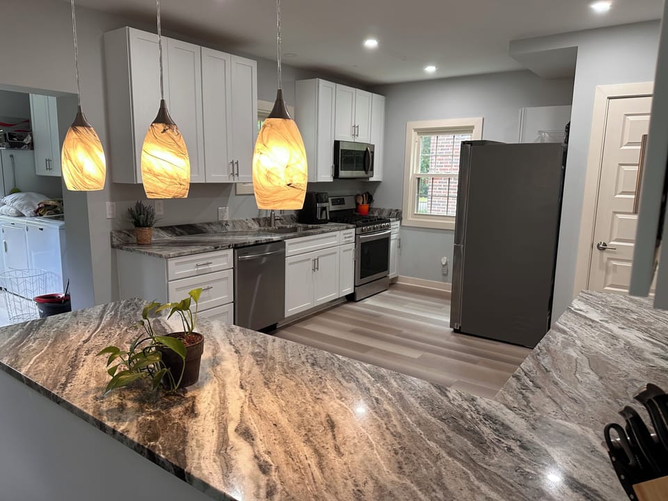 Full kitchen with all the amenities