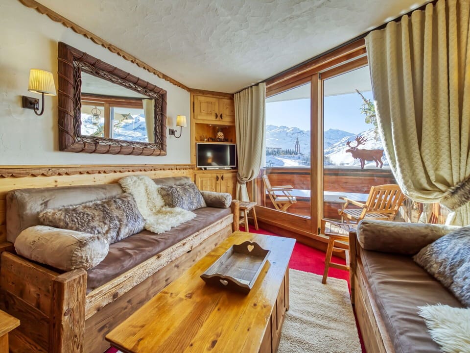 Couch, Table, Building, Furniture, Mirror, Picture Frame, Comfort, Azure, Wood, Interior Design