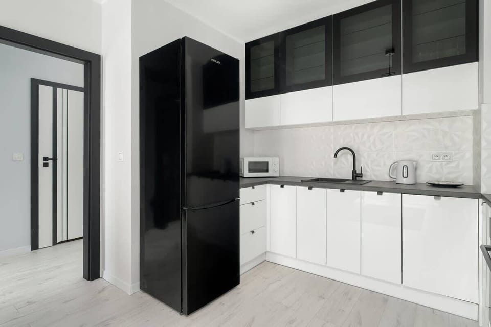Fully equipped kitchenette.