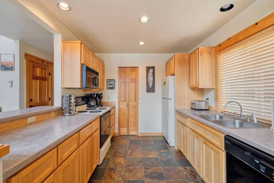 Fully stocked kitchen 