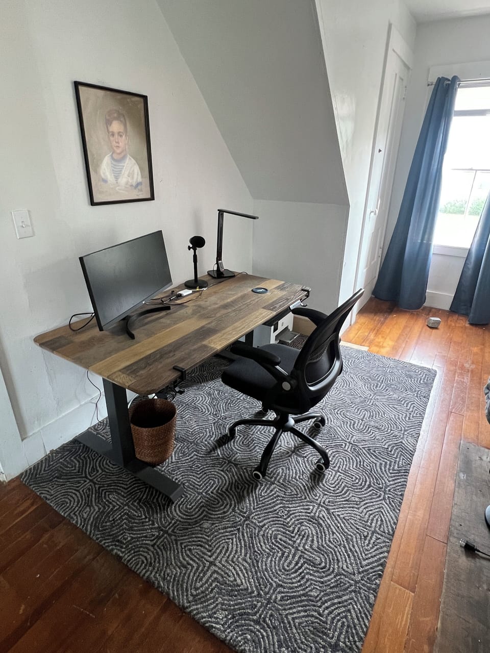 Work station with sit /stand Vari Desk