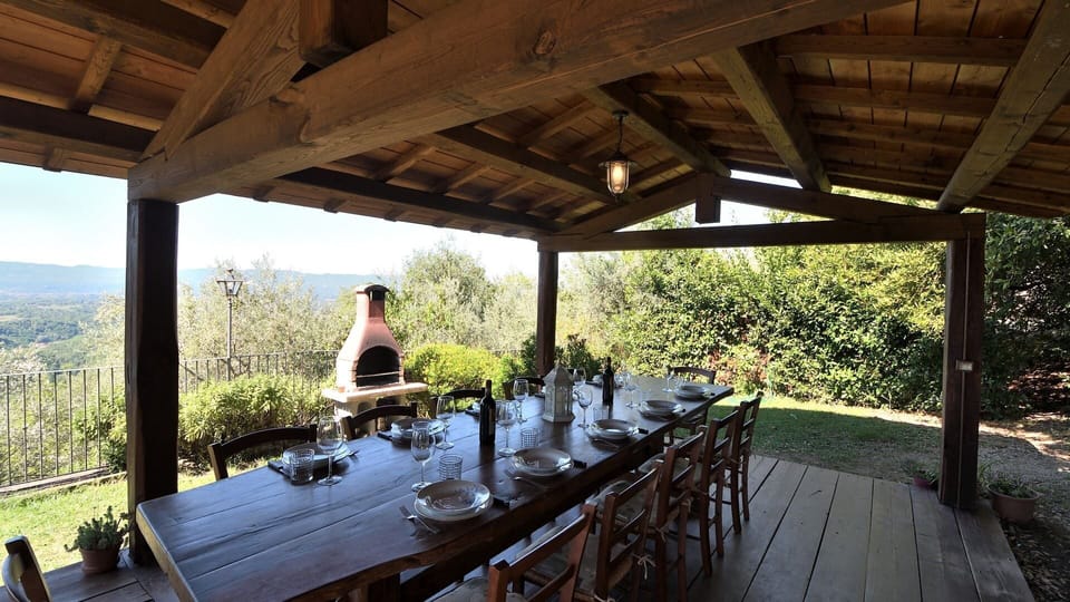 Plant, Table, Tableware, Furniture, Wood, Shade, Tree, Leisure, Cottage, Landscape