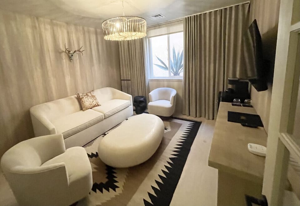 Premium King Suite