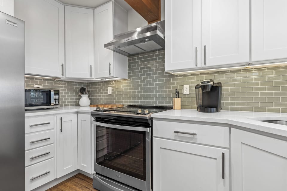 Kitchen | Microwave | Coffee maker