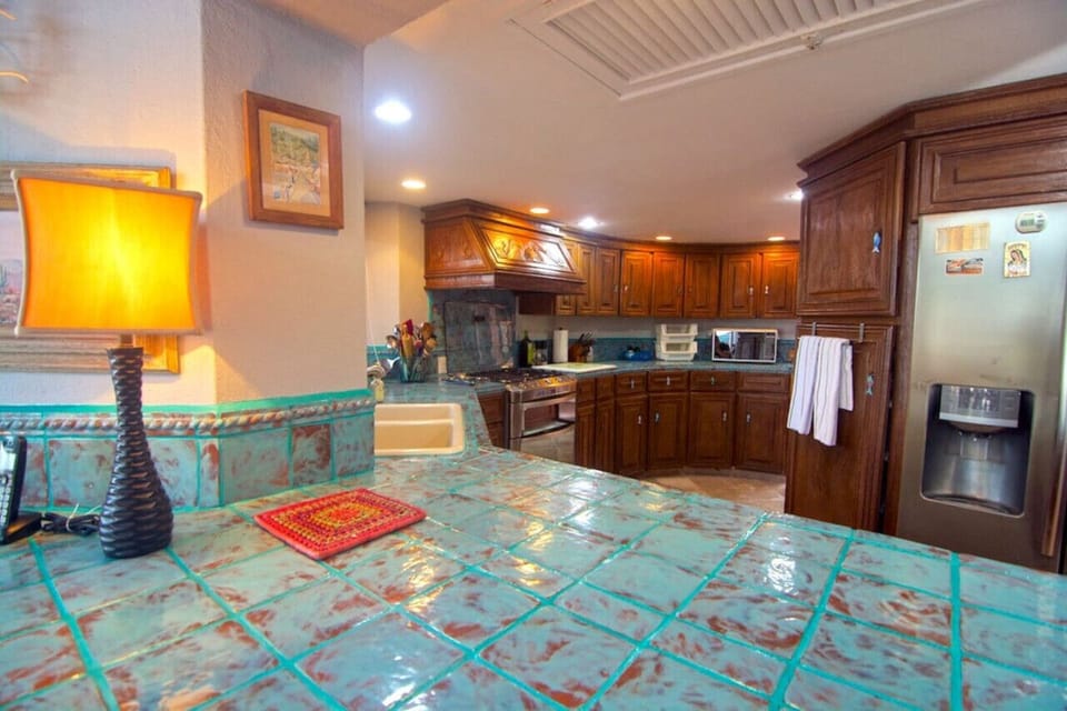 Fully equipped kitchen