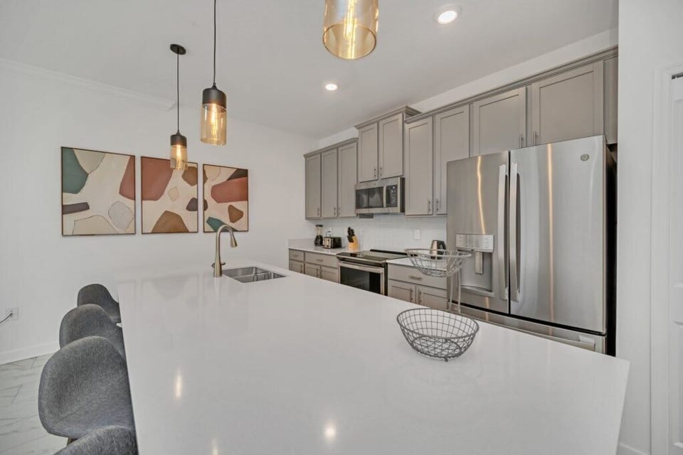 4228 Paragraph Dr, Storey Lake_09.jpg