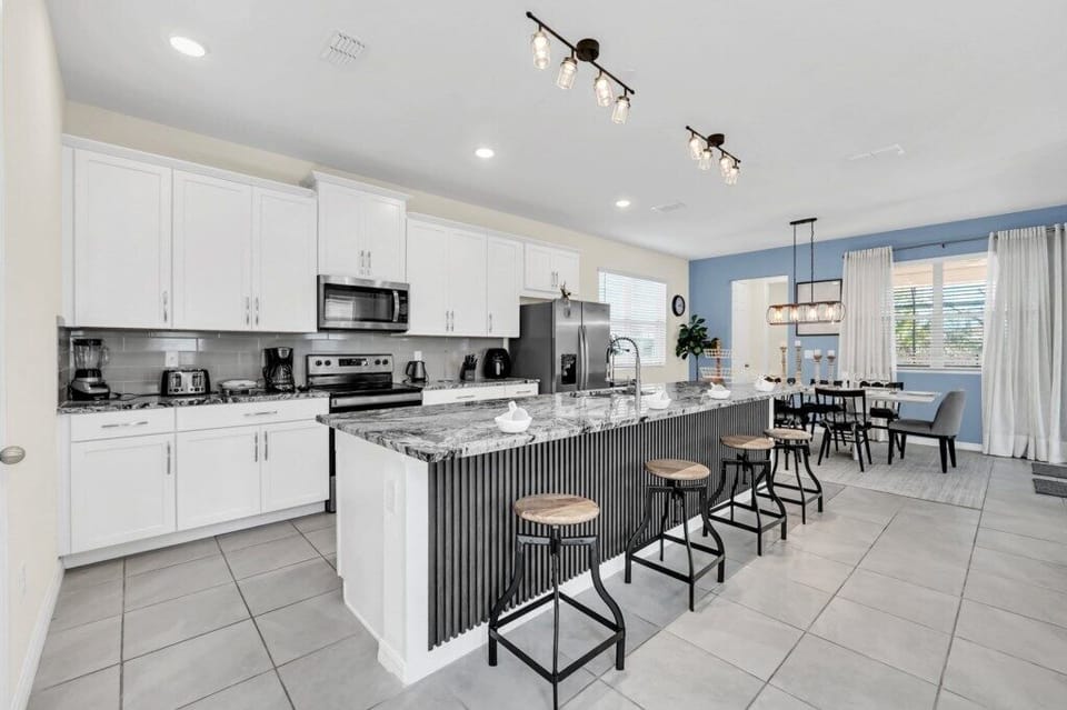 6-web-or-mls-2059-tropical-palms-cir