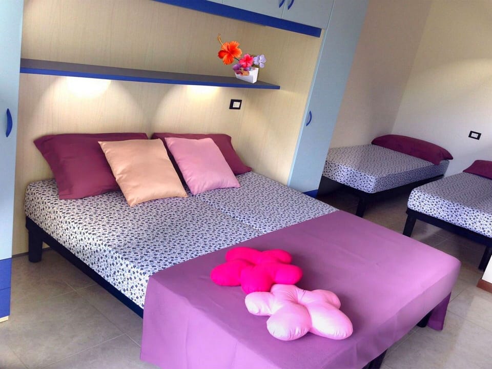 Autumn, Bedroom, Spring, Summer