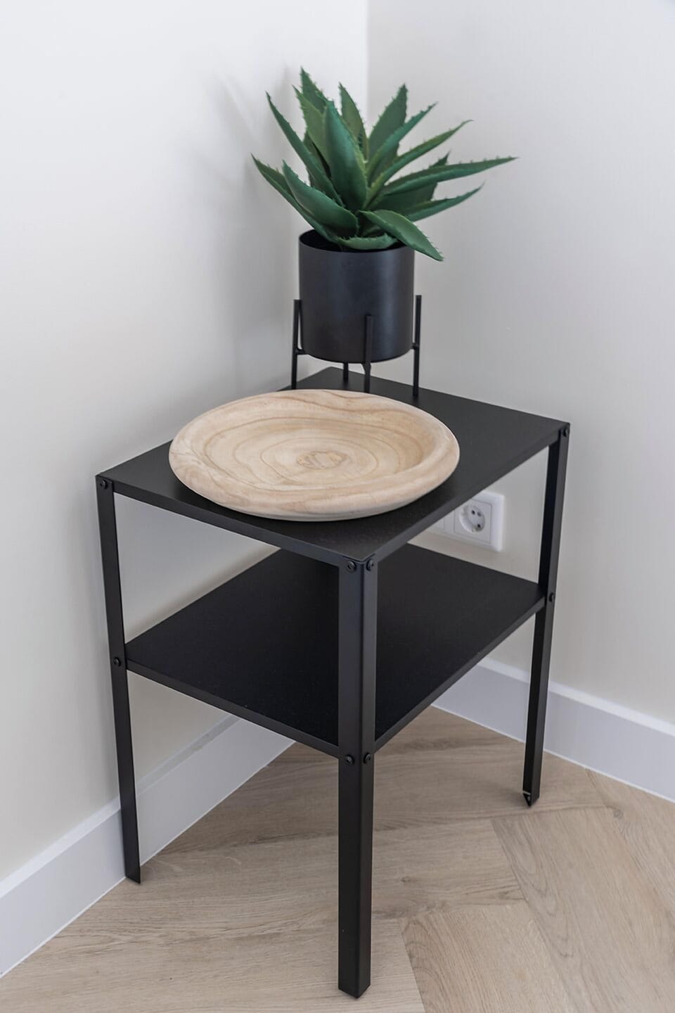 Discover a blend of modern and classic decor in our space