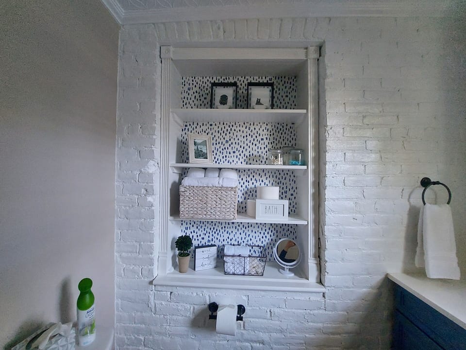 Full bathroom with tub/shower.