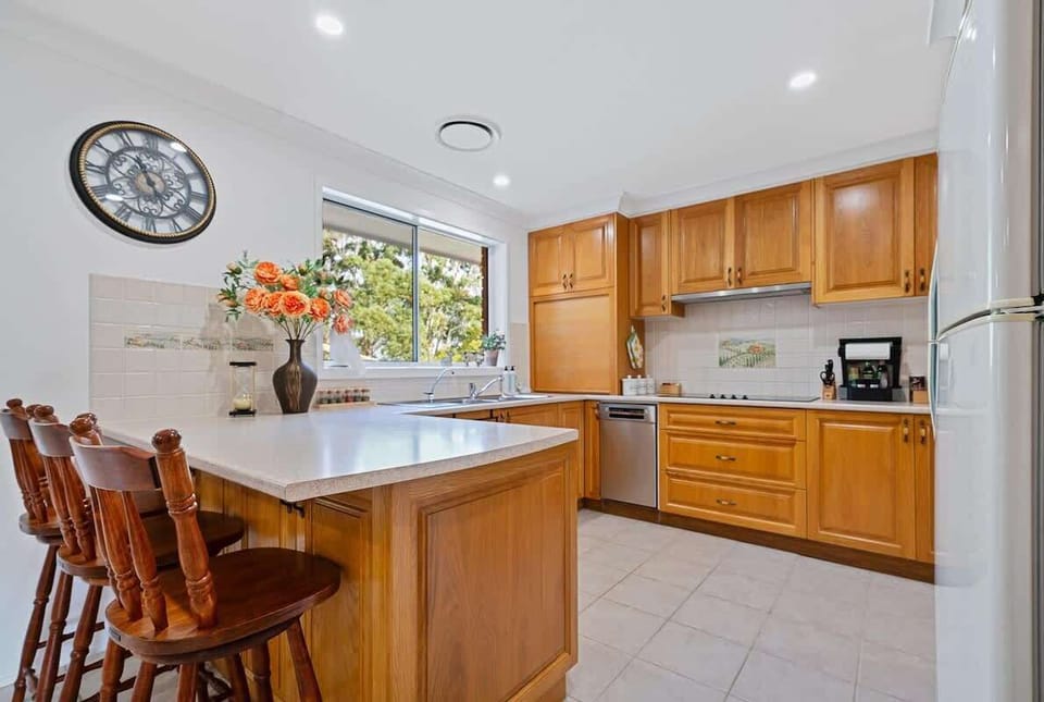 Fully equipped with Fridge/freezer, oven, electric stove top, microwave, dishwasher and De Longhi coffee capsule machine.