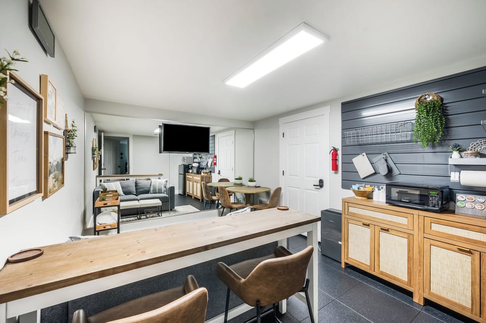 Living/Dining/Work area/Kitchenette