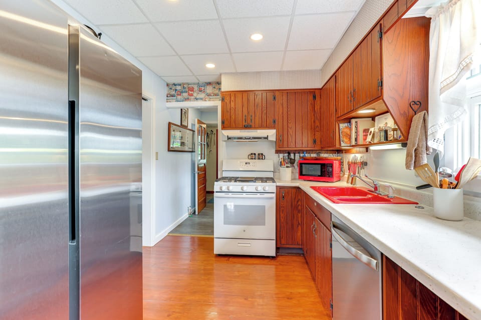 Kitchen | Cooking Basics Supplied | 1st Floor