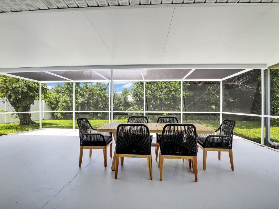 Outdoor dining