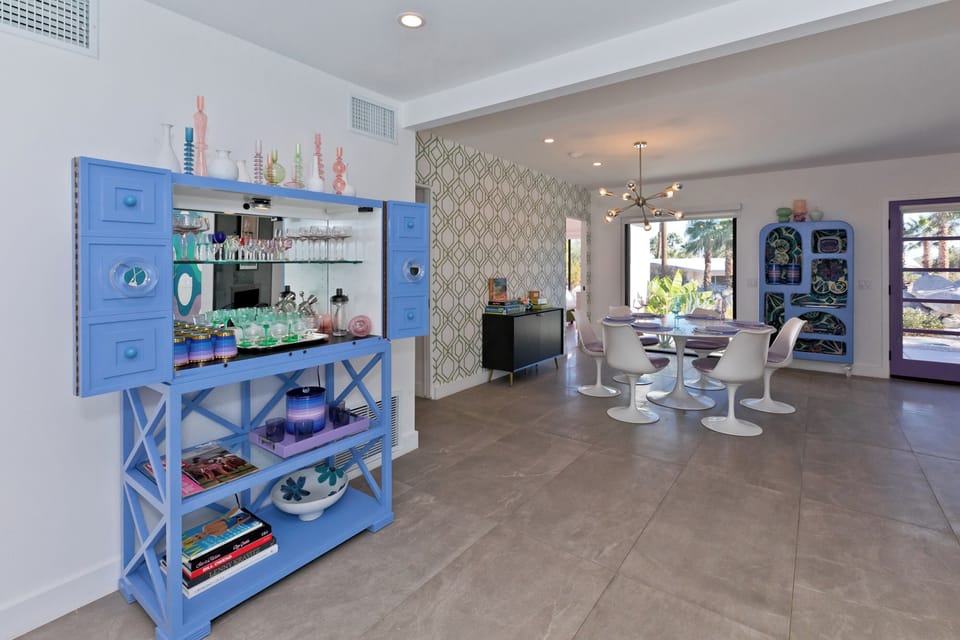 Open concept floor-plan for entertaining 