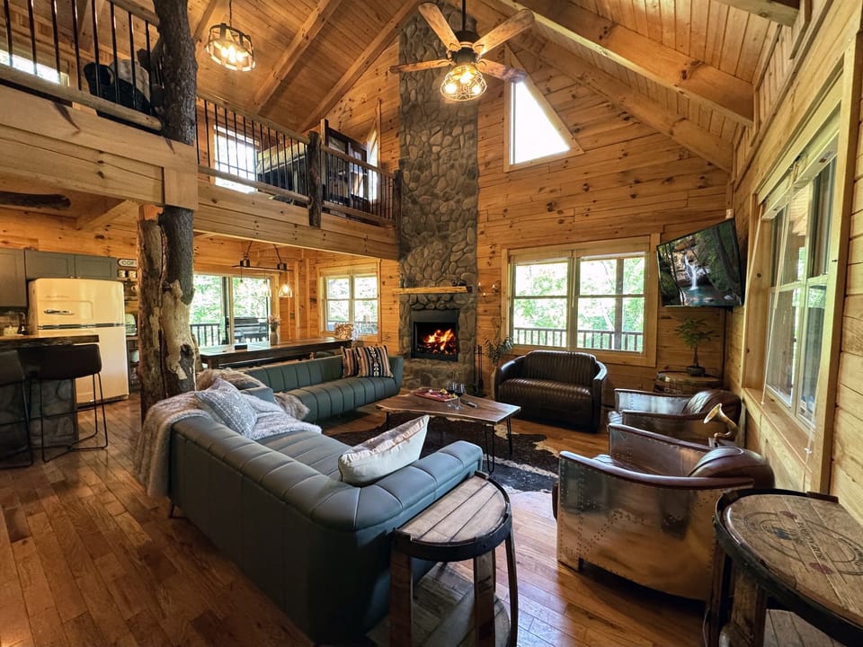 The open concept of the cabin allows for socializing with even the largest groups