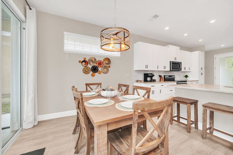 Dining Room Seating for 6

