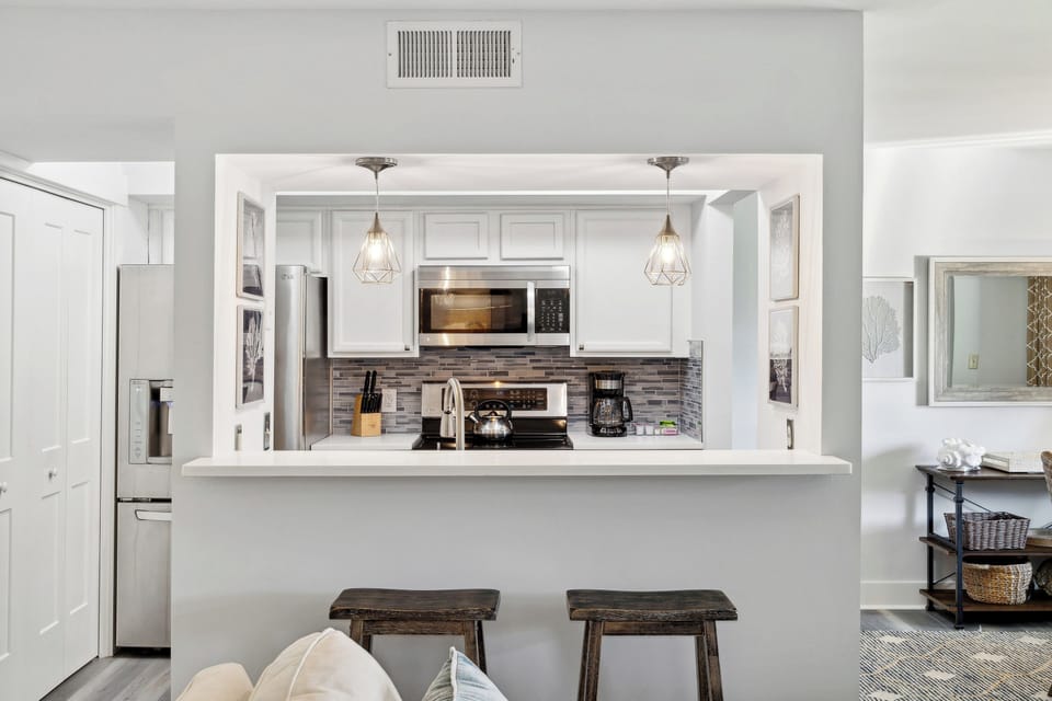 Fully equipped kitchen and BBQ grill for your culinary exploits