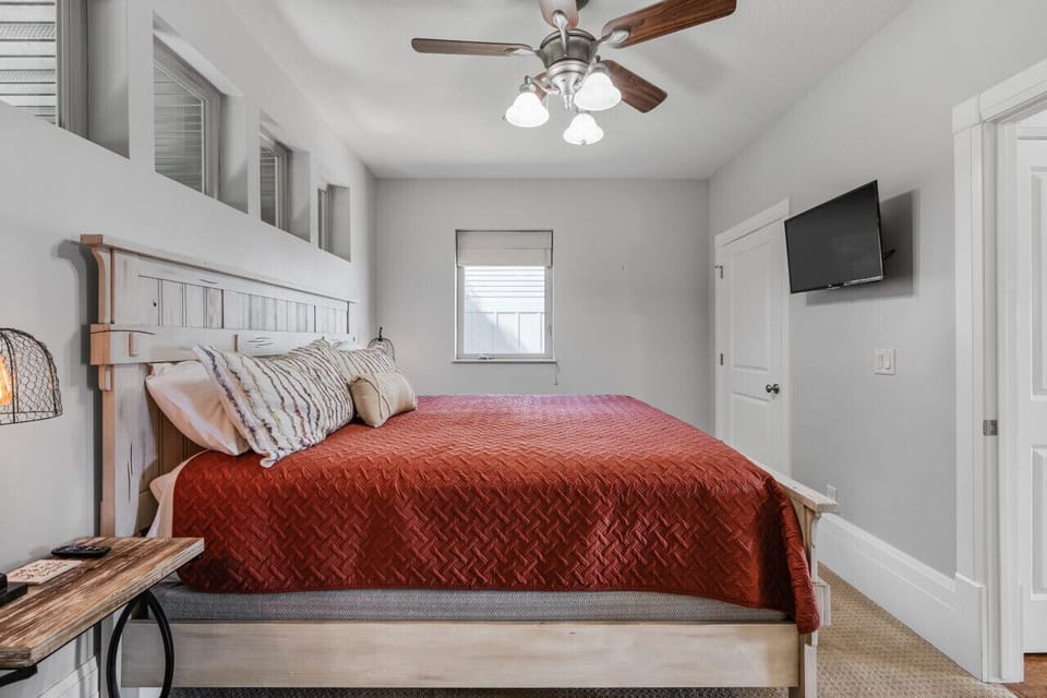 Bedroom 2 - King Bed