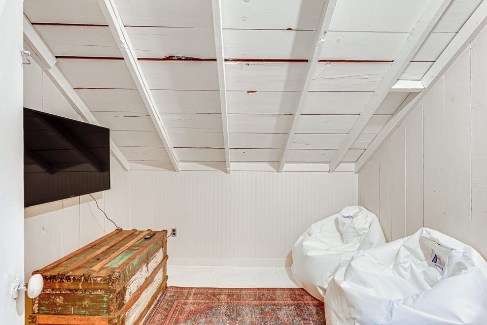 Media Nook | 2nd Floor