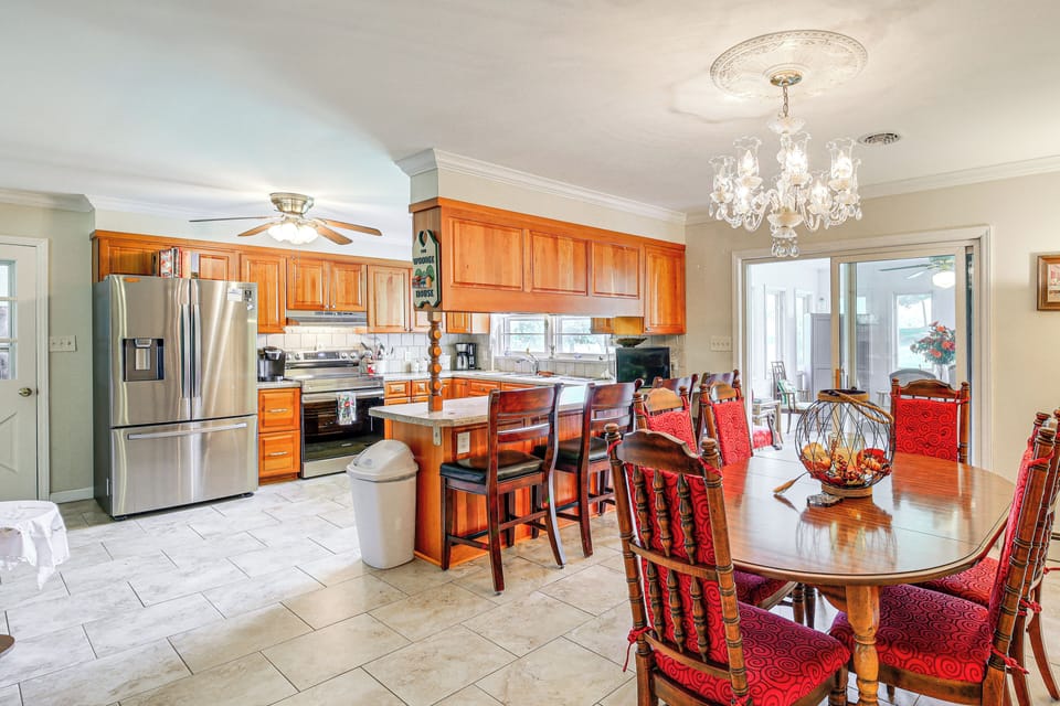 Kitchen | Dining Table | Keurig Coffee Maker | Dishwasher