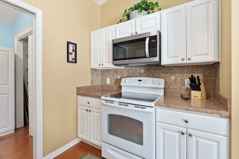 Kitchen stove & microwave