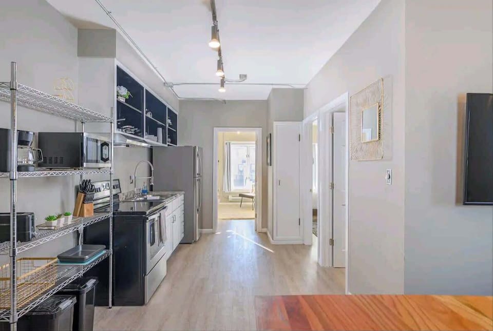 Fully equipped kitchen.