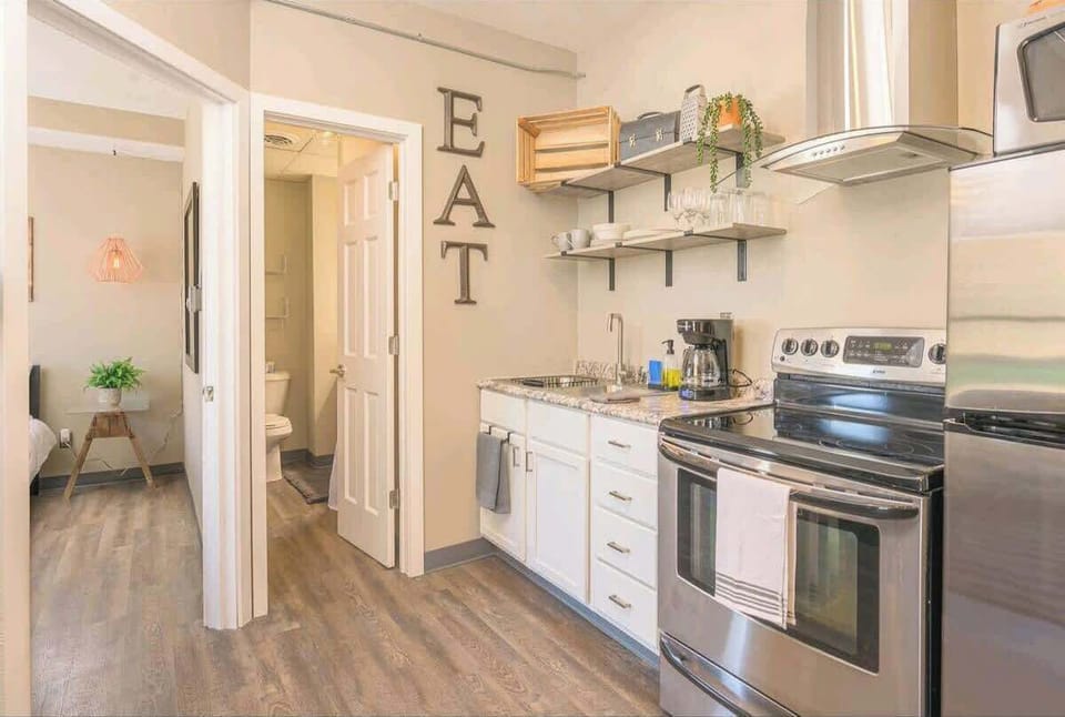 Fully equipped kitchen.