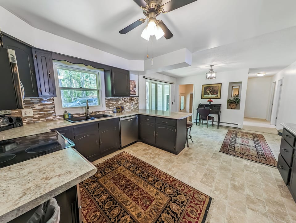 Full Kitchen - Full Kitchen