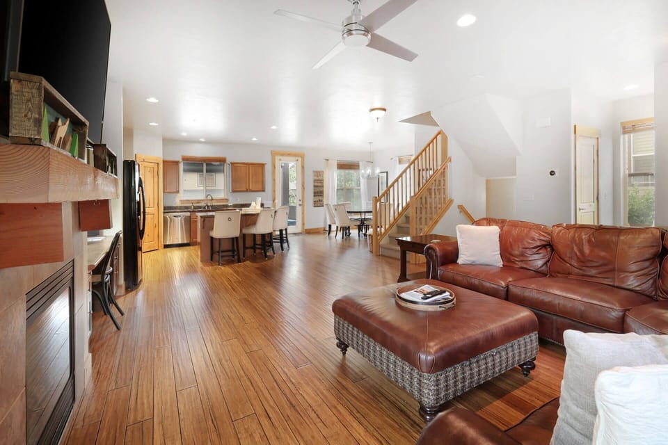 Bear Hollow Village 5661 by Moose Management