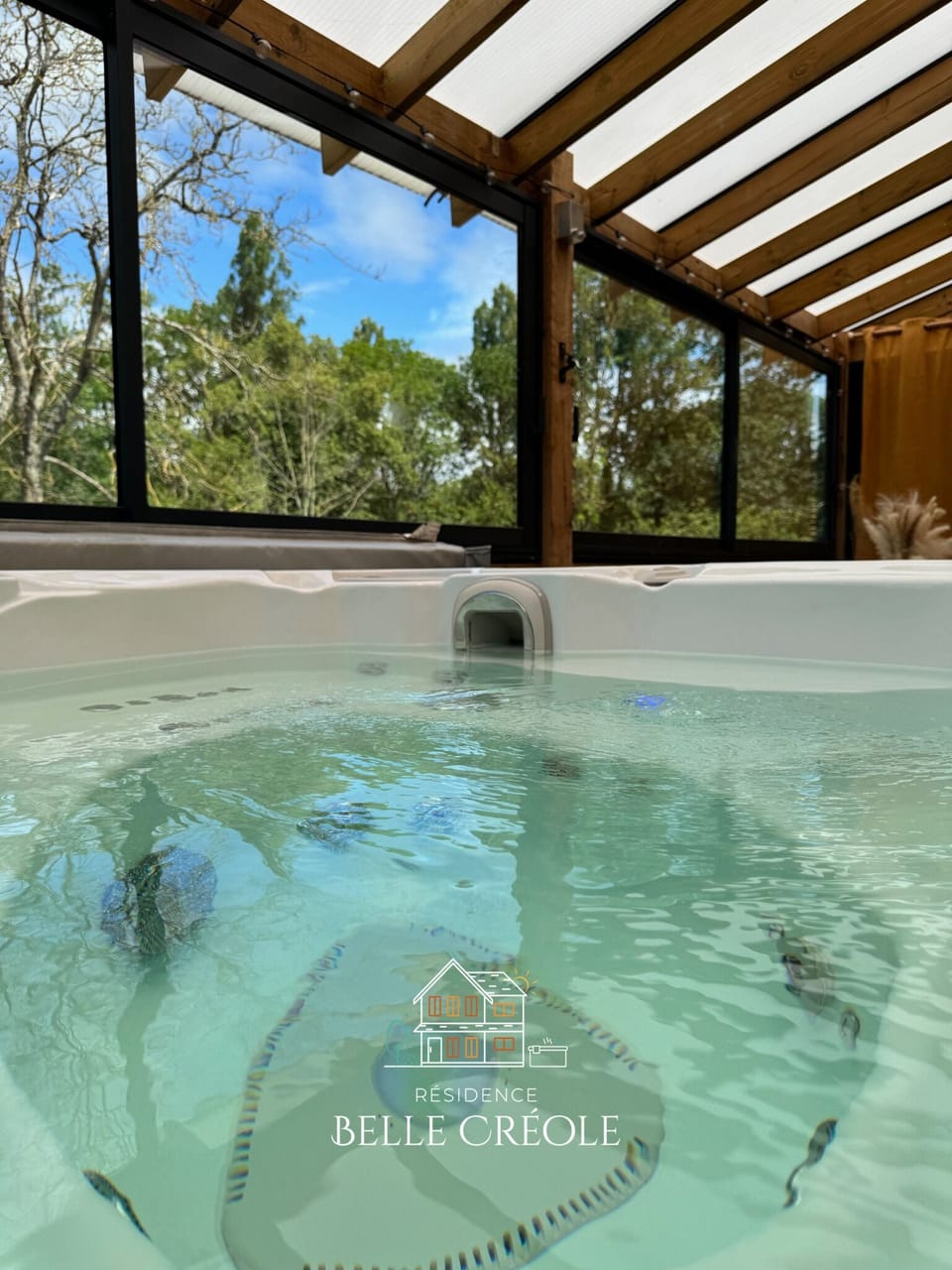 Indoor spa tub