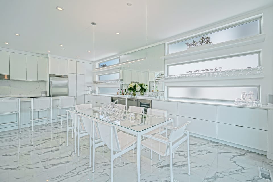 Dining Space for 8 and Serving Bar 
