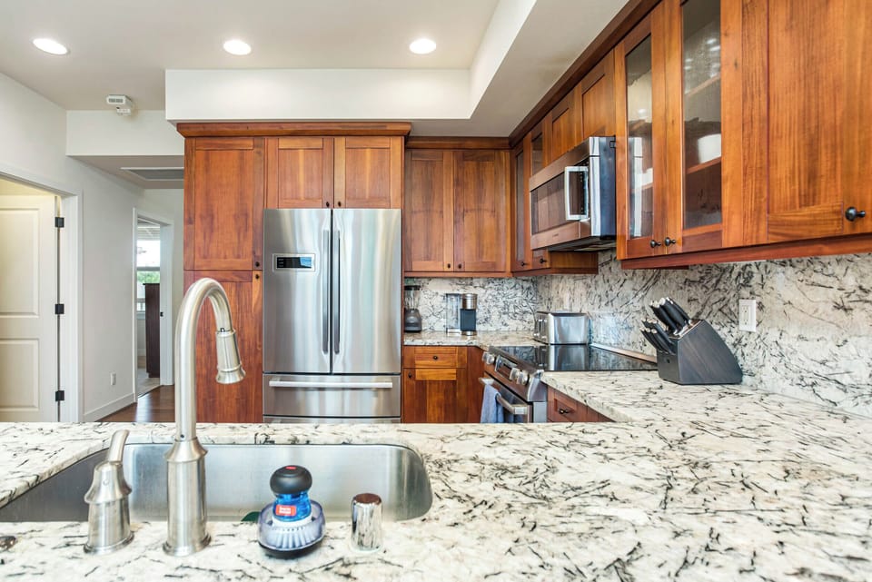 Full kitchen has most amenities that you will need to feel at home while preparing meals.