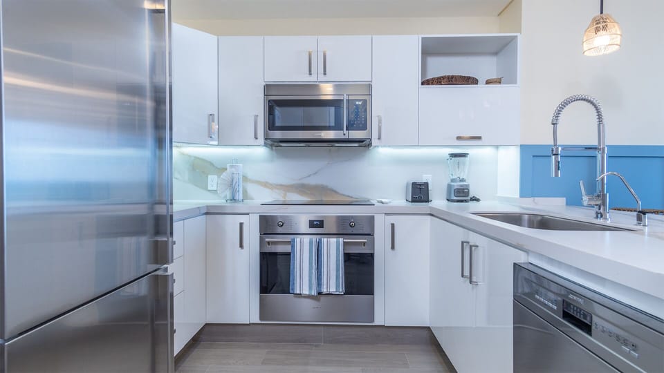 You will appreciate the complete cookware, and all small and major appliances that this kitchen offers