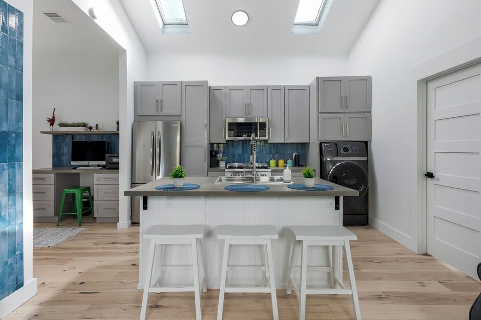 island kitchen 