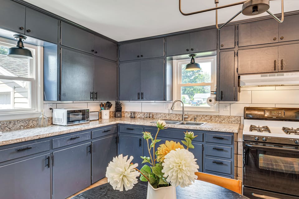 Kitchen | Stove/Oven | Microwave
