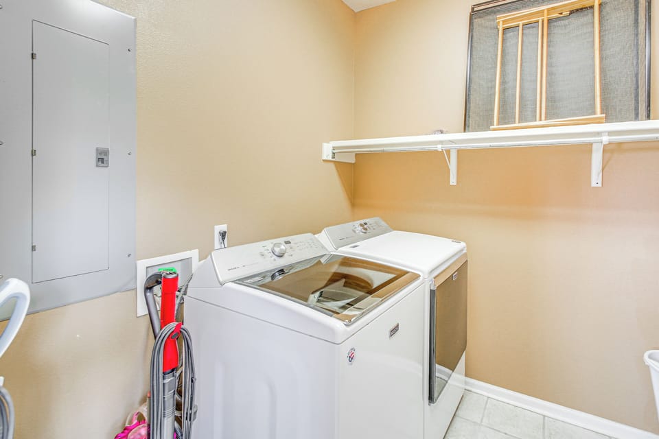 Laundry Room | Washer & Dryer