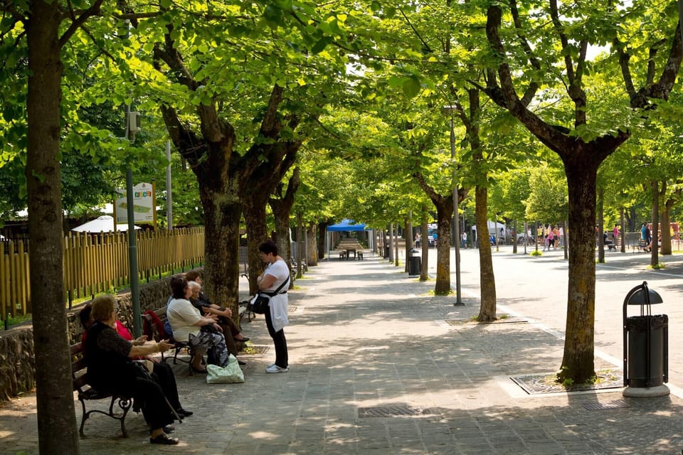 Surroundings [summer] (1-5 km)