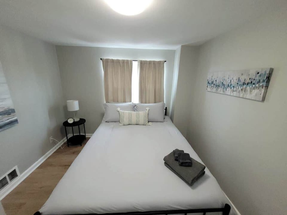 Queen Bedroom
