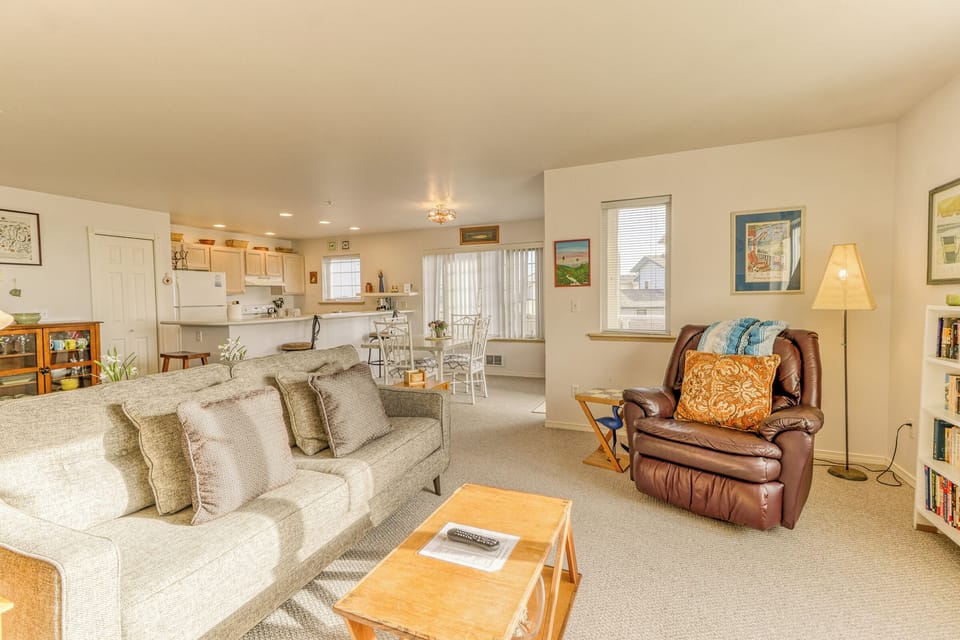 221 Vacation by the Sea