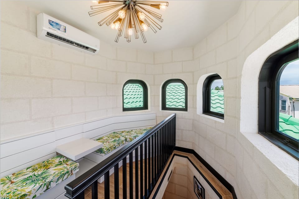 Tower Viewing Area - relax in AC comfort while looking out across the ocean
