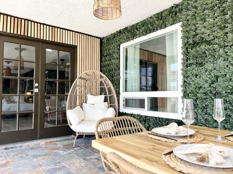 Outdoor dining